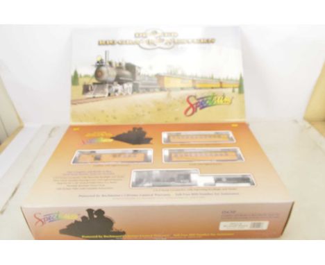 A Bachmann Spectrum 0 Scale (on 00/H0 Gauge Track) American D&RGW Train Set, in original box, comprising D&RGW green/black 4-
