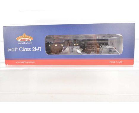 Bachmann Ivatt 00 gauge LMS Locomotive and tender in original box (1) 32830A Ivatt class 2MT2-6-0 Locomotive and tender LMS b