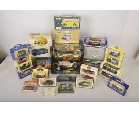 Modern Diecast Vintage Private and Commercial Vehicles (27), all boxed in various scales, Burago 1:18 scale, 3009 Mercedes Be