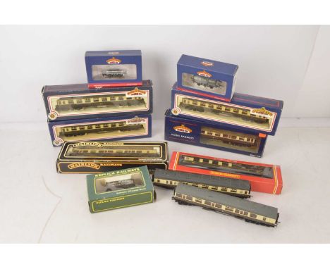 Bachmann Mainline and other  00 gauge  coaches and wagons (11), comprising in original boxes Hornby R233 Pullman coach Car 27