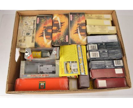 Modern Diecast Mainly Vintage Vehicles,  all boxed commercial and private vehicles, Corgi, 96682/01803 (box P loose in box) I