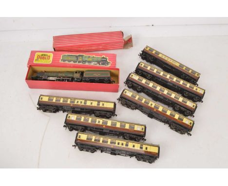 Hornby-Dublo 2-rail 00 gauge Locomotive and matching chocolate/cream coaches (8), comprising in original boxes 2221 Castle cl