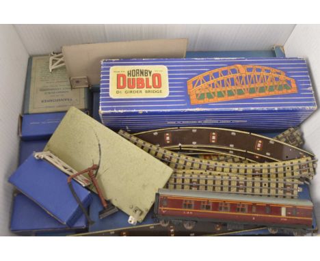 Hornby-Dublo  3 rail  00 gauge freight set with extra rolling stock and track  (qty), comprising in original box set EDG7 wit