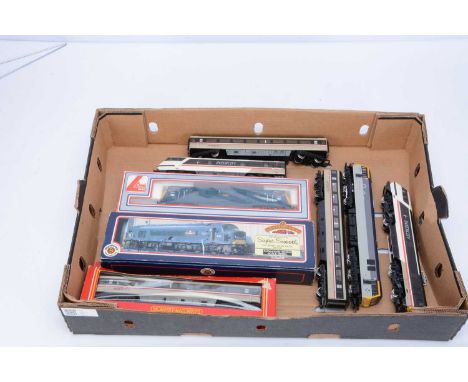 Bachmann Hornby Lima  00 gauge Diesel and Electric locomotives and coaches (8), comprising in original boxes Bachmann 31075 C