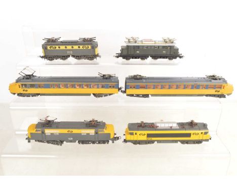 Lima Roco and other HO gauge Electric locomotives and units  all in Nederland Spoorwegen  liveries(6), comprising Lima six-ax