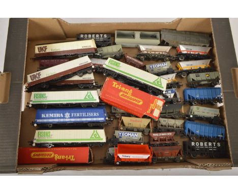 Hornby Lima Mainline Dapol and other  00 gauge Hopper and Grain wagons (40), comprising in original boxes Tri-ang R111 TC Hop
