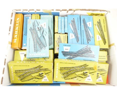 Marklin HO Gauge Track (50 Packs), all boxed, some sections with corrosion, straights, 5106 (15 packs of 10), 5107 (one pack)