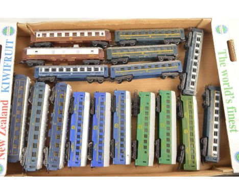 Lima Jouef Avia HO gauge Bogie  coaches (39), comprising Jouef Wagon-Lits  coaches blue (3), green/ivory (2) and lined green 