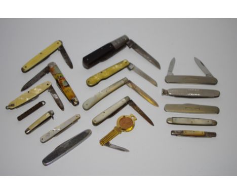 Various fruit/pocket knives including early 20th century silver bladed examples 