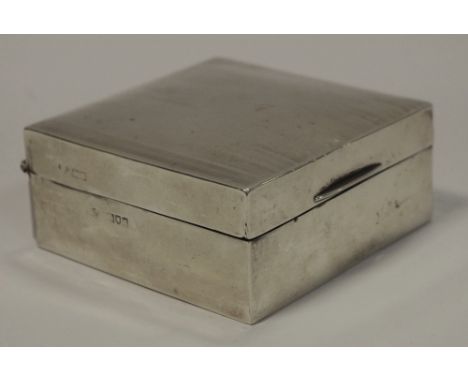 A George V silver cigarette box, London 1915