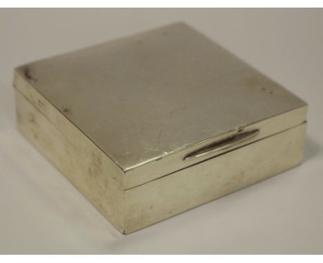 A George V silver cigarette box, Goldsmiths &amp; Silversmith’s Company Ltd, London c.1920