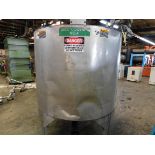 Stainless Steel Tank, 56.5 inches Diameter, 48.5 inches Height, Agitator/Mixer, Discharge Side and
