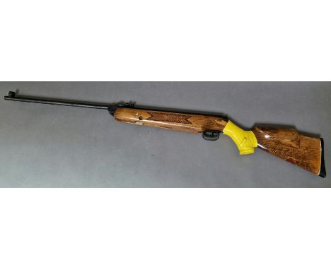 An Aenel model 303 air rifle .22 calibre air rifle, serial no.153886, 109cm long. (BUYER MUST BE 18 YEARS OLD OR ABOVE AND PR