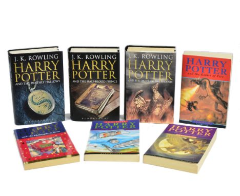 A set of Harry Potter books, a copy of every novel (7)