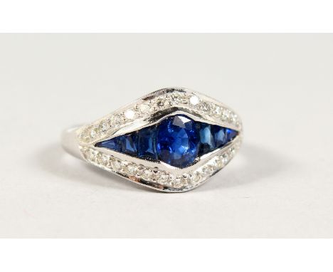 AN ART DECO DESIGN SAPPHIRE AND DIAMOND RING.