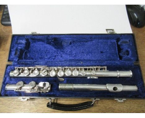 A boxed flute, Lewington, model S81