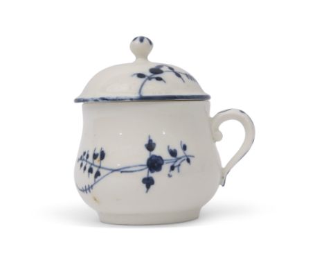 Chantilly custard cup and cover, late 18th century, with hunting horn mark to base