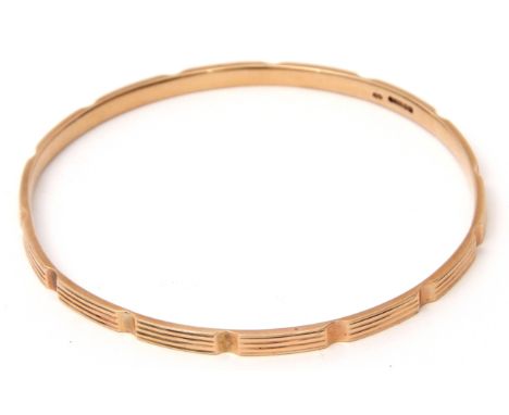 Early 20th century 9ct gold bangle, textured design, Birmingham 1924, 7cm diam, 17.8g
