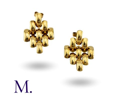 A Pair of Articulated Earrings in 9K yellow gold, in articulated link form.  Posts with butterfly fasteners.Size: 2.3cmWeight
