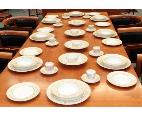 Royal Worcester Hyde Park, dinner service for eight
