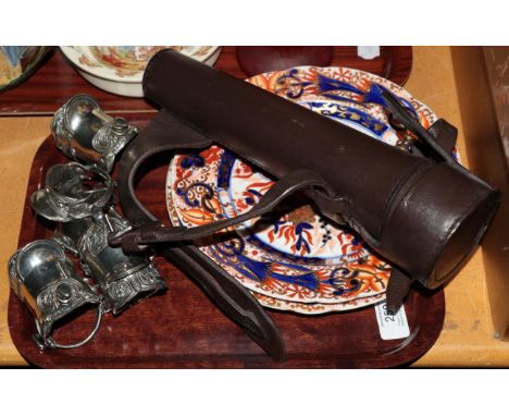 A pair of 19th century Imari pattern cabinet plates, a silver plated hunting flask, and a set of four novelty napkin rings in