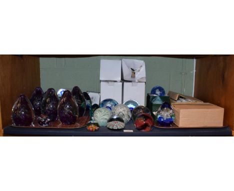 A quantity of modern paperweights by various makers, including Caithness, Langham glass and others (shelf)