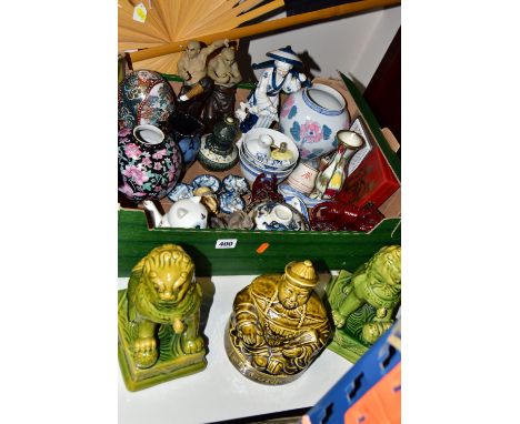 A BOX AND LOOSE ORIENTAL CERAMICS, FAN AND SUNDRY ITEMS, to include a large black fan decorated with dragons, width when open