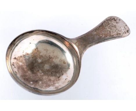 A GEORGE III SILVER ROUND-BOWL CADDY SPOON, BIRMINGHAM 1805, 5DWTS