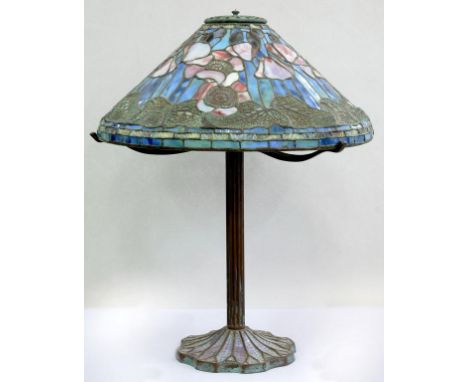 A TIFFANY STYLE TABLE LAMP, 68CM H