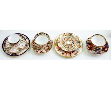 TWO BLOOR DERBY JAPAN PATTERN TEACUPS AND SAUCERS IN THE ROSE OR WITCHES PATTERNS, RED PAINTED MARK, EARLY 19TH C, A ROYAL CR