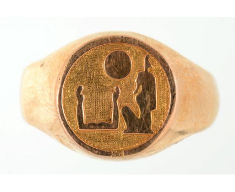 A GOLD SIGNET RING, 4.45G, SIZE R++MARKS RUBBED