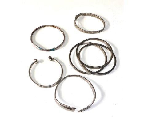 Selection of vintage silver jeweller bangles weight 63g 