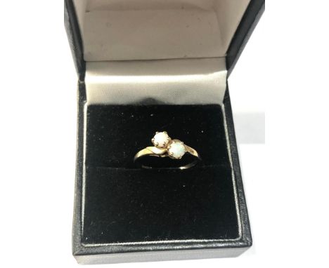 9ct gold opal  ring weight 2.8g 