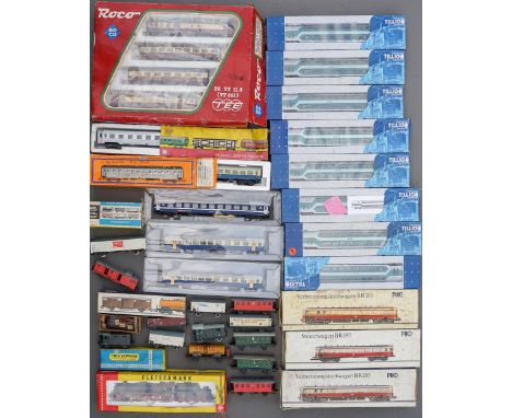 Fleischmann 1175 DB 2-10-0 HO scale loco, boxed, 2 Piko BR 185 motorized railcars and 1 BR 195 dummy, various Piko wagons.  T