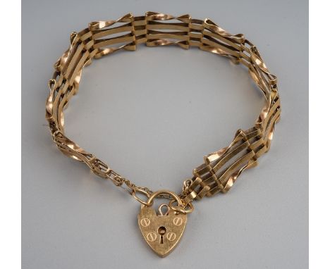 A 9ct yellow gold gate bracelet, with padlock clasp, gross weight approx 9g 