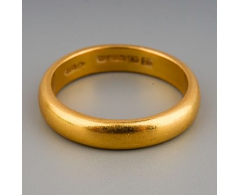 22 ct hallmarked wedding band, gross weight 5.1g,  UK size K 