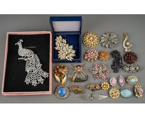 Costume jewellery, including brooches, Arts and Crafts pewter and ceramic brooch; Victorian and later; etc; Butler and Wilson