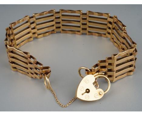 A 9ct yellow gold gate bracelet, padlock clasp, gross weight approx 12.9g 