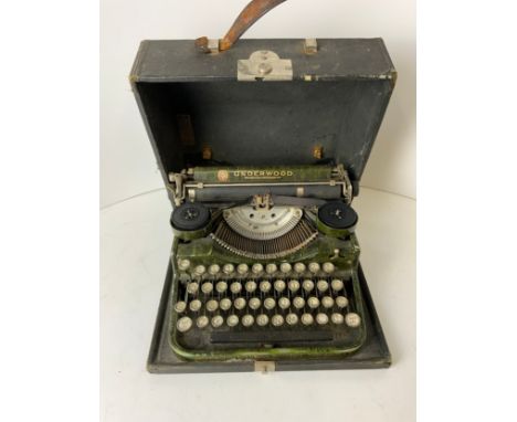 Vintage Underwood Typewriter 