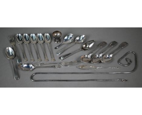 Twelve various silver teaspoons, to/w a caddy spoon, butter knife, two small forks and a miniature trophy cup, 9.1oz; lot als