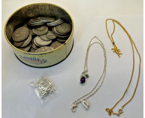 A quantity of English LSD currency Victorian to QEII mainly bronze but including 460gms of pre 1947 silver currency 