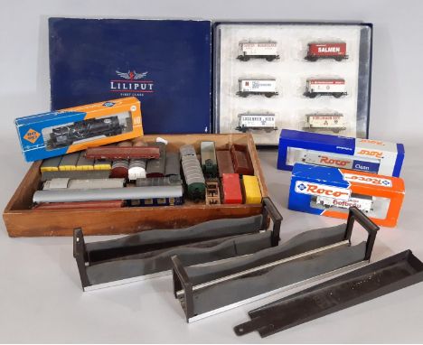 Mixed lot of HO gauge railway models including boxed Bachmann Liliput beer wagon set, 3 boxed rolling stock models by Roco, f