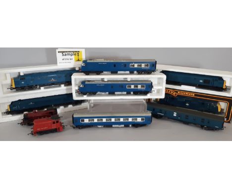 Boxful of OO and HO gauge railway models including the following in BR blue; Class 42 'Kelly' diesel loco 37-063 by Mainline 