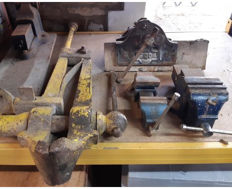 Five various engineering vices, including a 19th century leg vice, the remainder bench vices (5) 