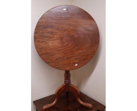 A Georgian mahogany snap top table with vase shaped pillar and tripod base, 70cm diameter (Warehouse 1) 