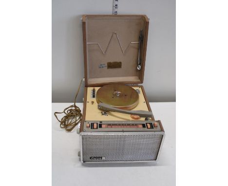 Vintage fujiya transistor radio and photograph 