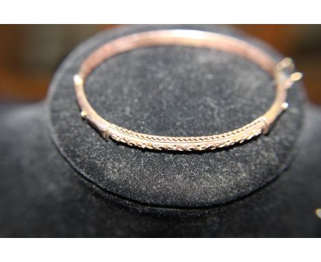 Vintage 9ct  gold bangle 6 grams 