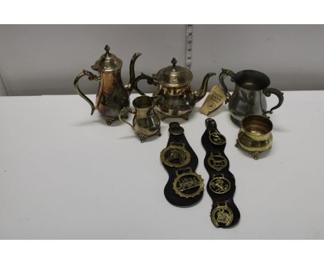 A selection of vintage silver plate and brass ware 