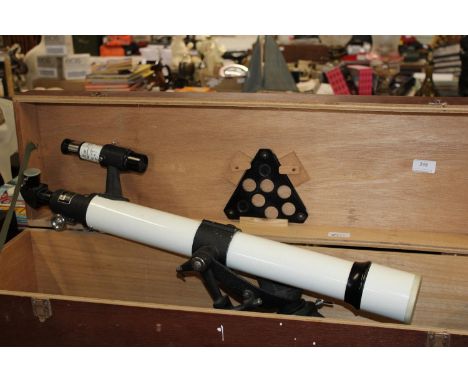 A vintage Prinz astronomical telescope model No440 with tripod. Postage unavailable 