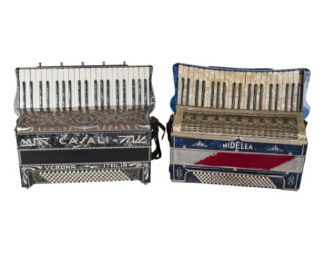 A Casali Italia piano accordion, with grey mother of pearl effect finish, 48cm wide, in a green plush lined case, together wi
